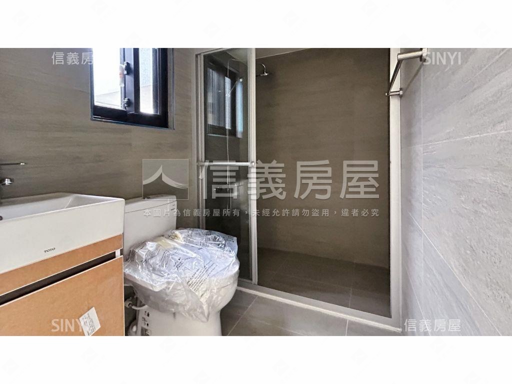 重劃區頂樓挑高露臺戶房屋室內格局與周邊環境