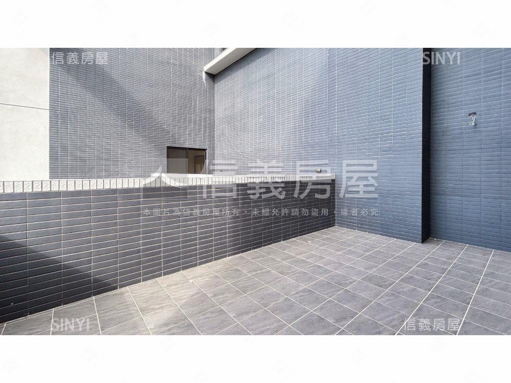 重劃區頂樓挑高露臺戶房屋室內格局與周邊環境