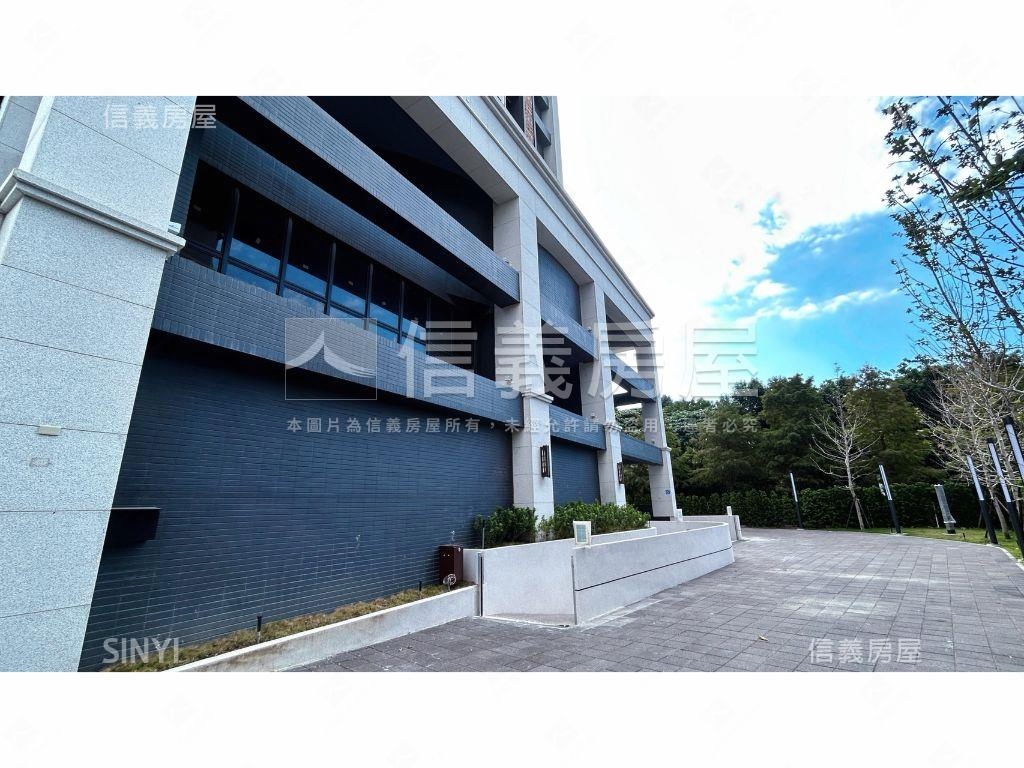 重劃區頂樓挑高露臺戶房屋室內格局與周邊環境