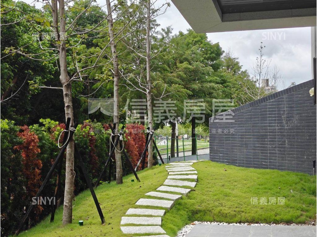 重劃區頂樓挑高露臺戶房屋室內格局與周邊環境