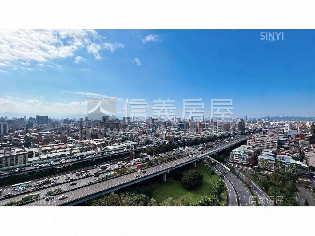 重劃區頂樓挑高露臺戶房屋室內格局與周邊環境