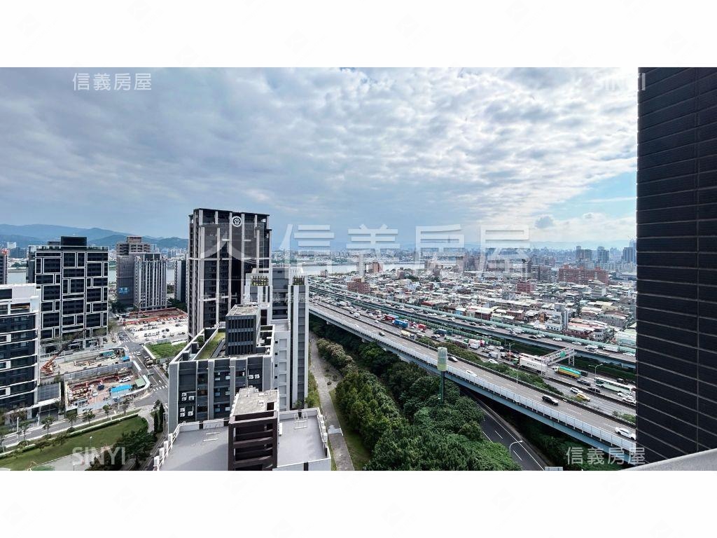 重劃區頂樓挑高露臺戶房屋室內格局與周邊環境