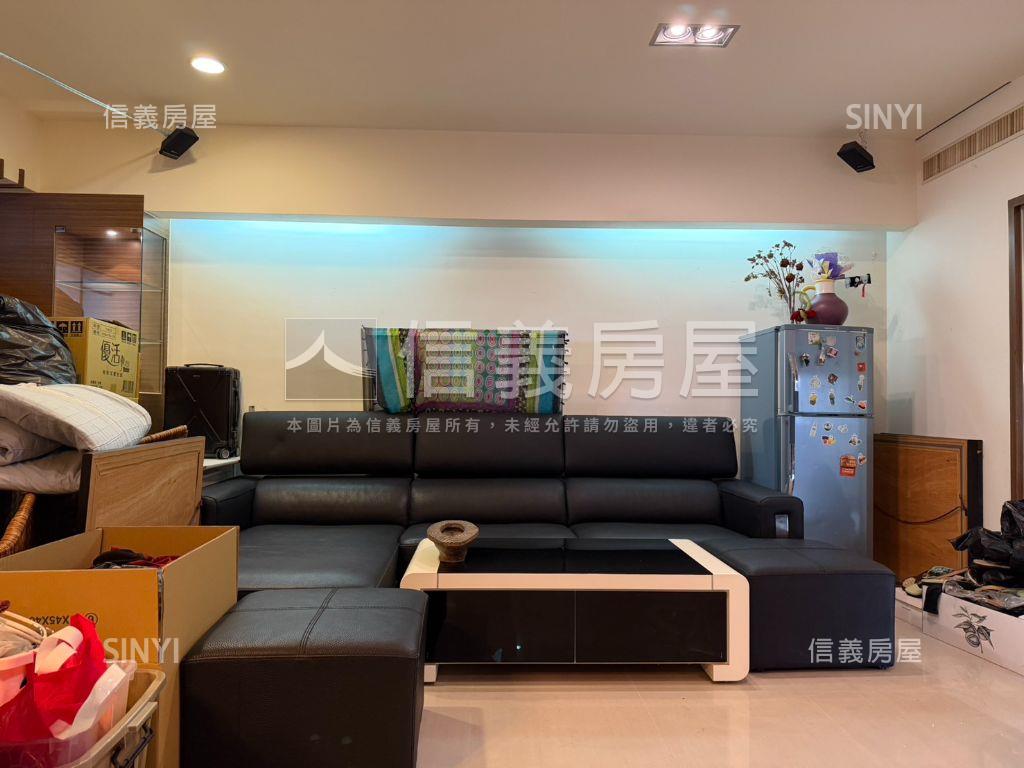 由鉅建設精緻裝潢三房平車房屋室內格局與周邊環境