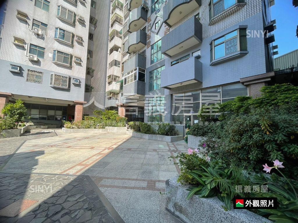 臨近交流道三房有車位房屋室內格局與周邊環境