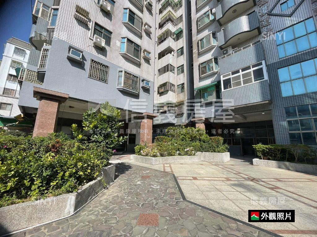 臨近交流道三房有車位房屋室內格局與周邊環境