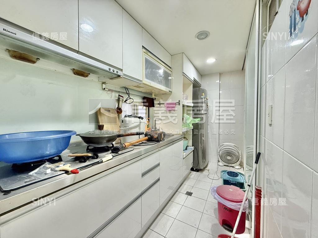 稀有釋出新雅巷黃金３樓房屋室內格局與周邊環境