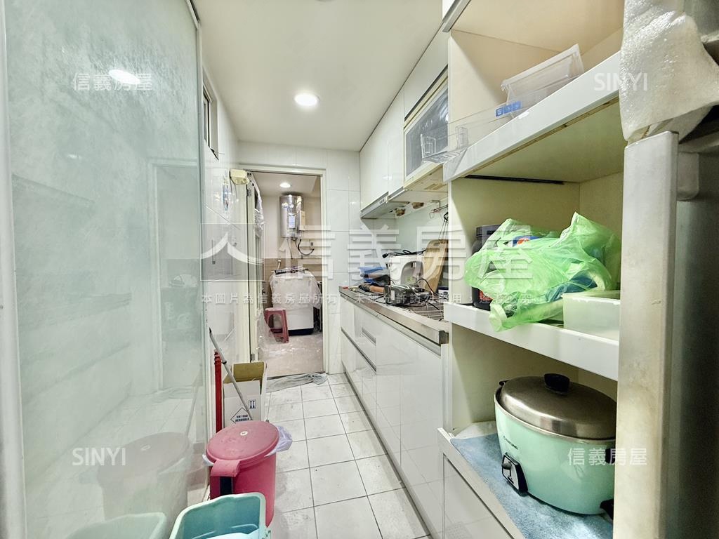 稀有釋出新雅巷黃金３樓房屋室內格局與周邊環境