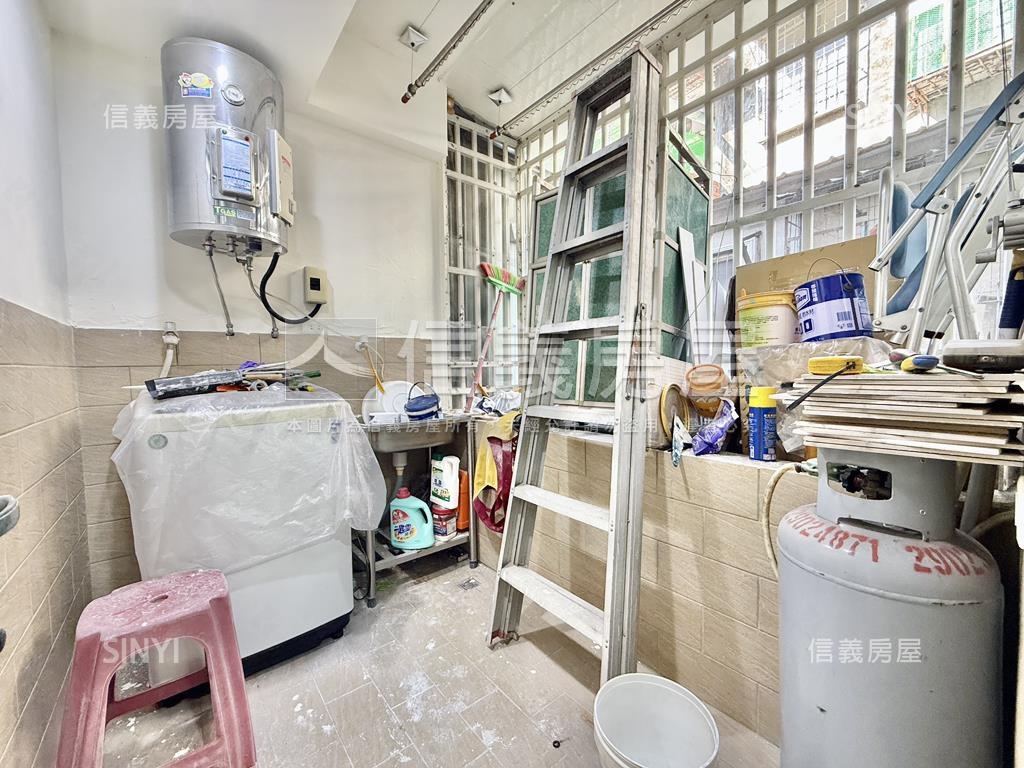 稀有釋出新雅巷黃金３樓房屋室內格局與周邊環境