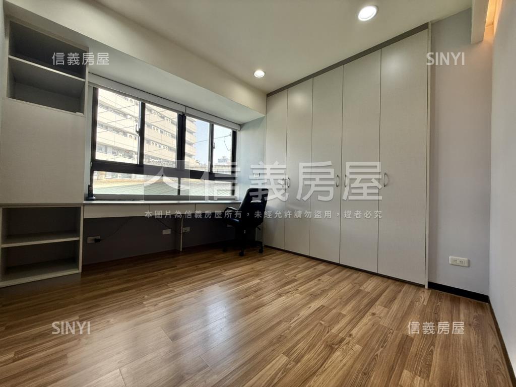 ＲＯＯＭ２８美兩房附車位房屋室內格局與周邊環境