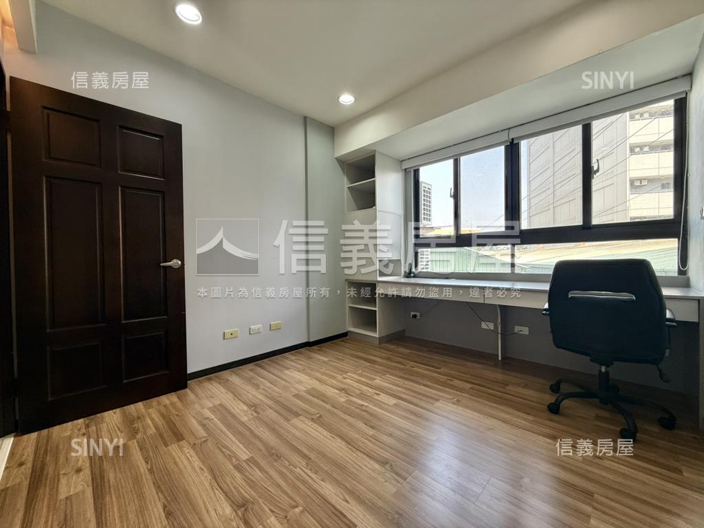 ＲＯＯＭ２８美兩房附車位房屋室內格局與周邊環境