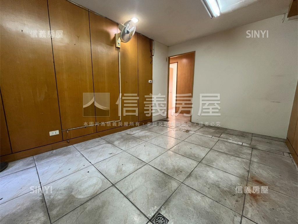 崇德路進化北路口熱鬧店面房屋室內格局與周邊環境
