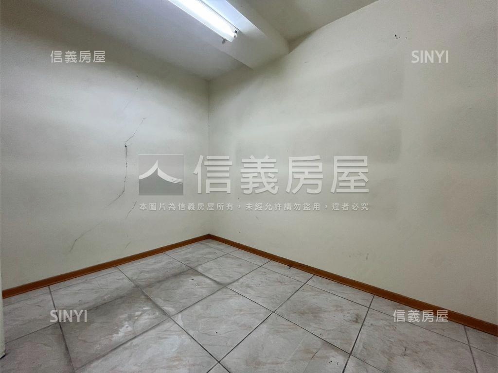 崇德路進化北路口熱鬧店面房屋室內格局與周邊環境