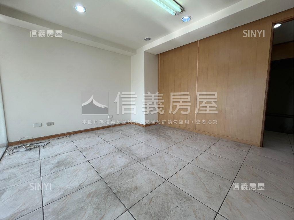 崇德路進化北路口熱鬧店面房屋室內格局與周邊環境