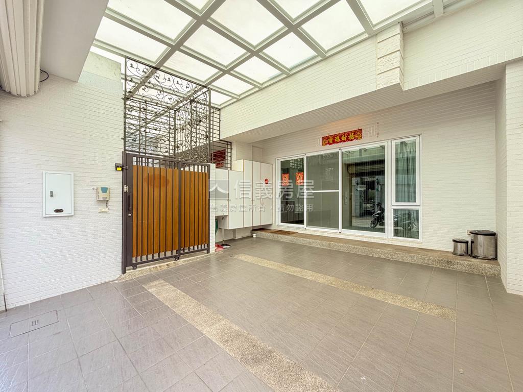 ＬＭ一樓傳統孝親雙車透天房屋室內格局與周邊環境