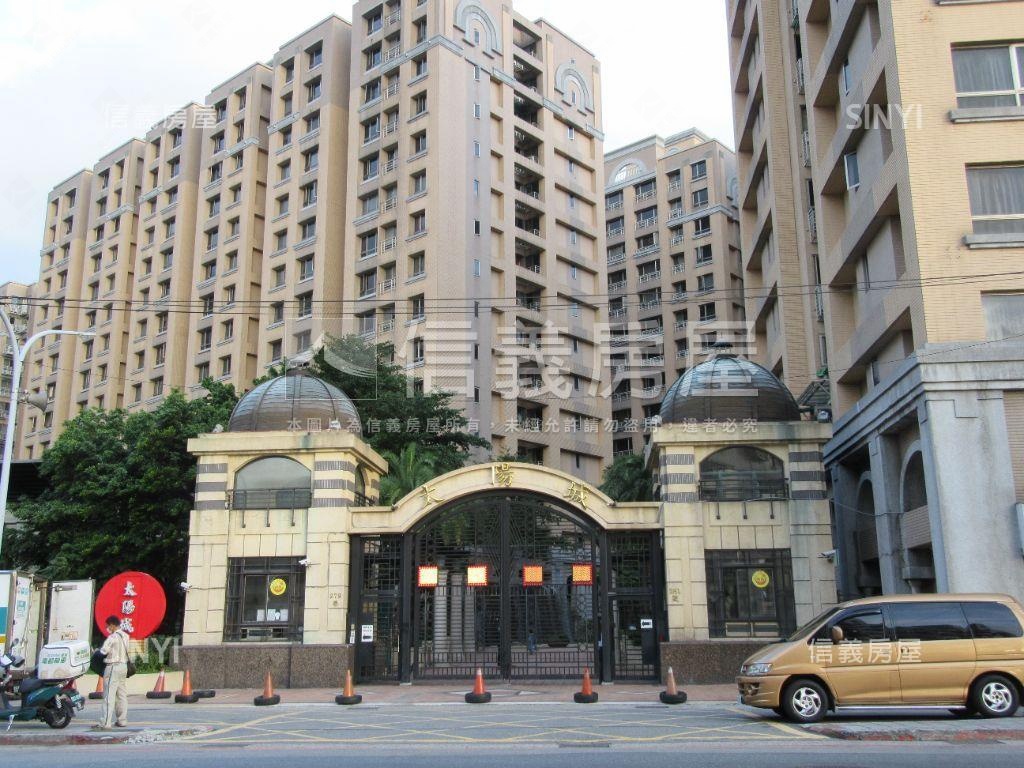 太陽城高樓山景三房車位房屋室內格局與周邊環境