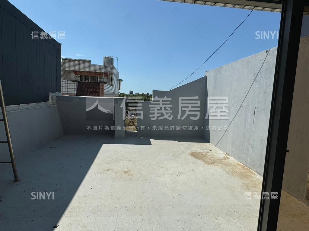 近捷運山鼻站透天房屋室內格局與周邊環境