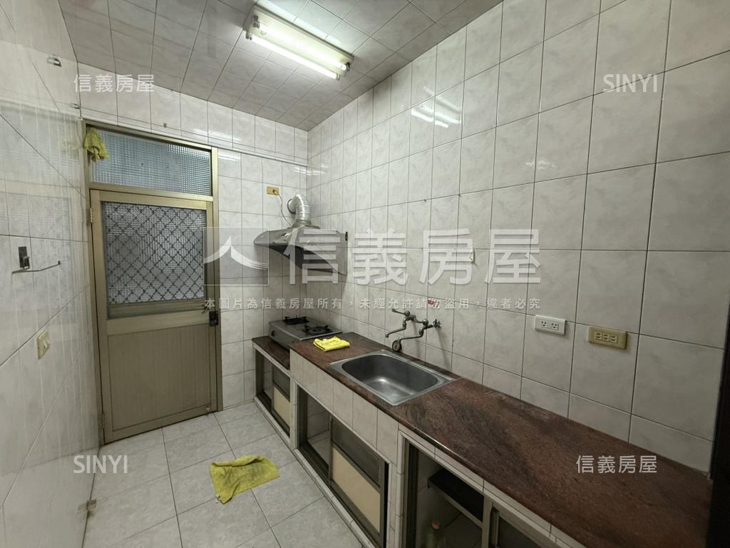 建國經武寬敞公寓二樓房屋室內格局與周邊環境
