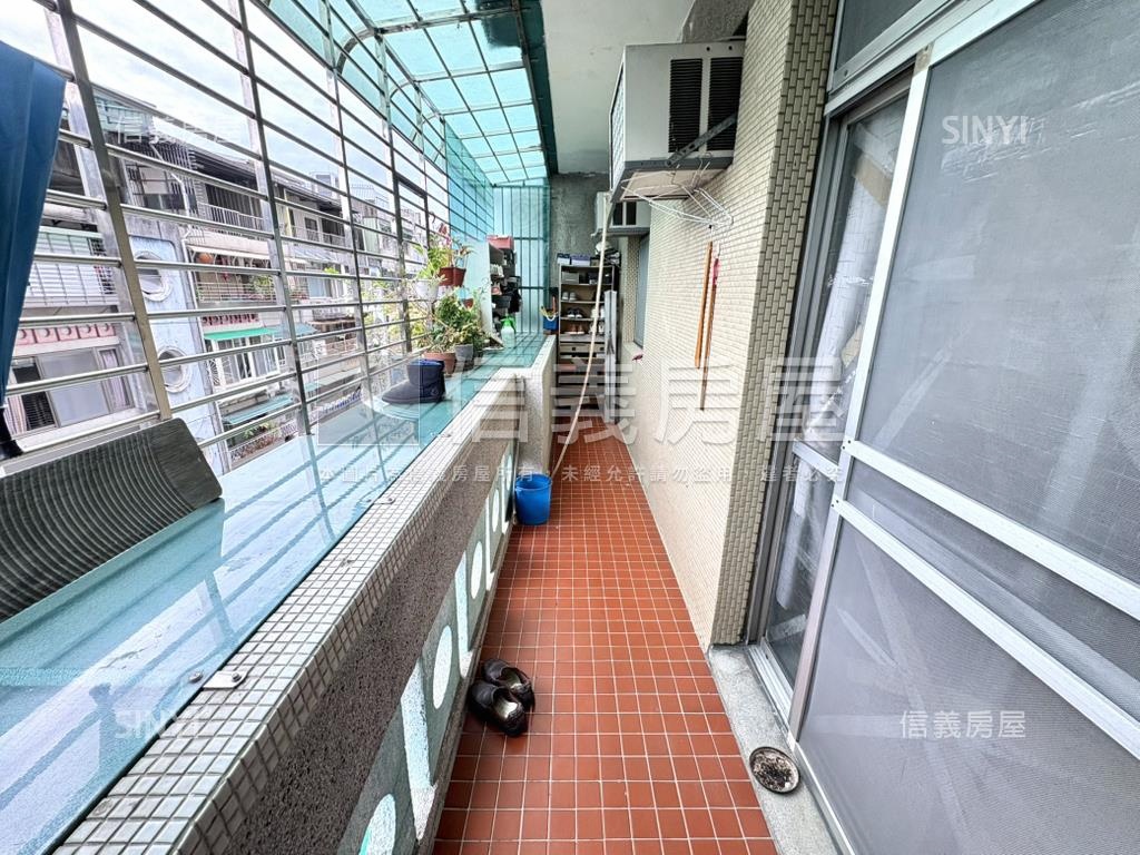三民路國泰採光大空間房屋室內格局與周邊環境