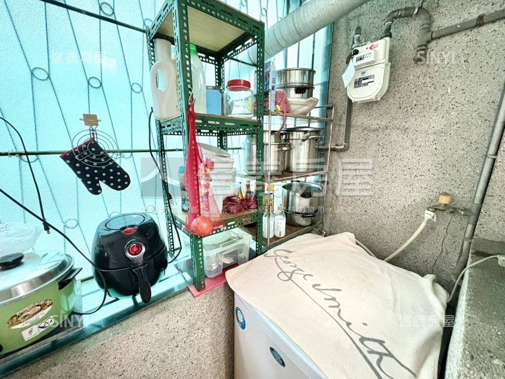 三民路國泰採光大空間房屋室內格局與周邊環境