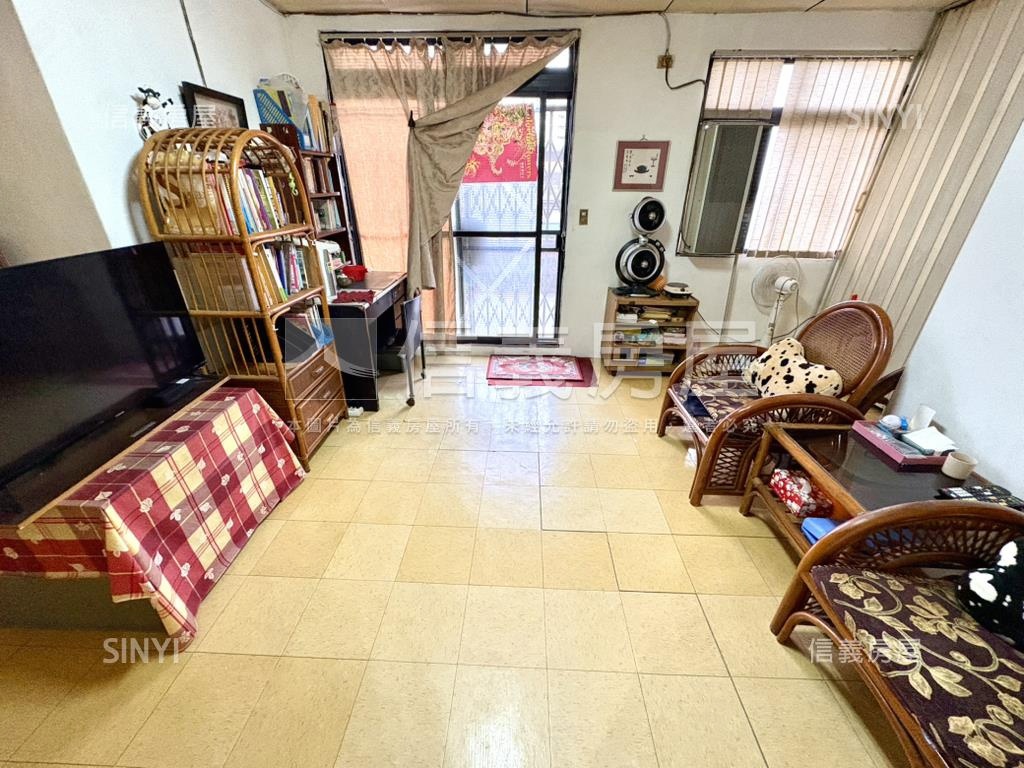 三民路國泰採光大空間房屋室內格局與周邊環境