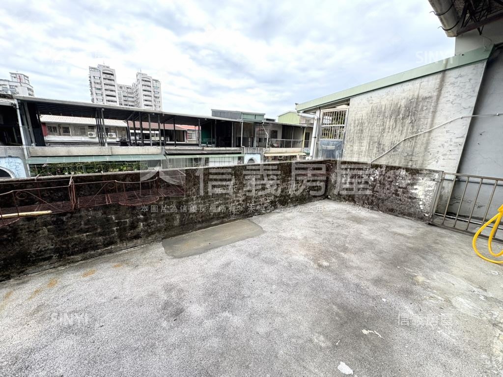 三民路國泰採光大空間房屋室內格局與周邊環境