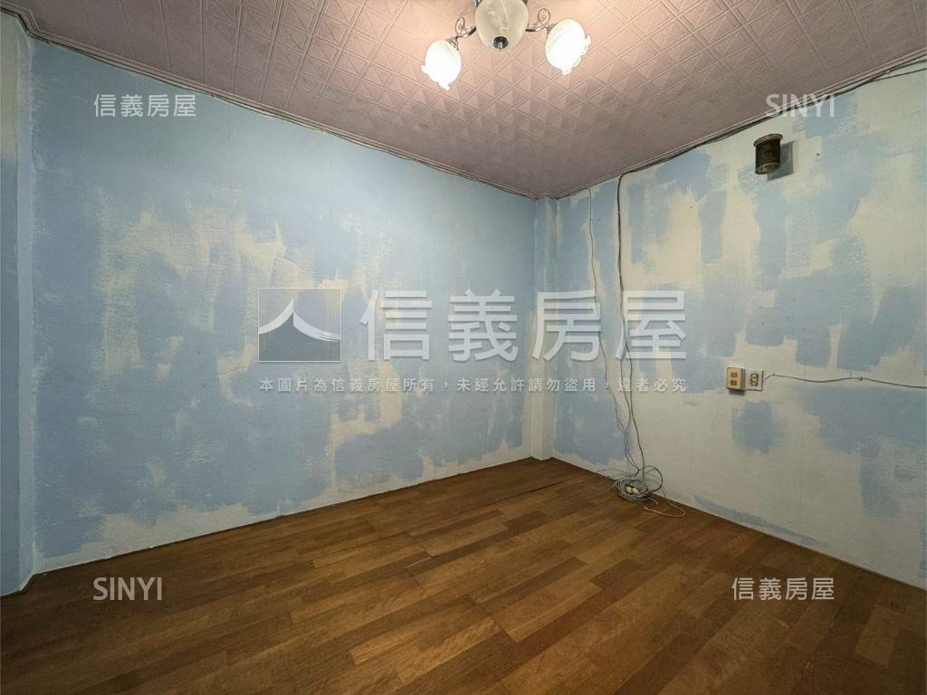 近日新國小三樓寓房屋室內格局與周邊環境