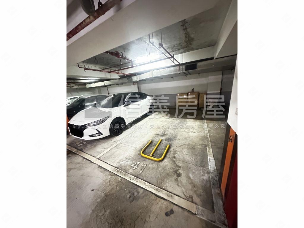 力霸國鼎Ｂ２坡平車位４１房屋室內格局與周邊環境