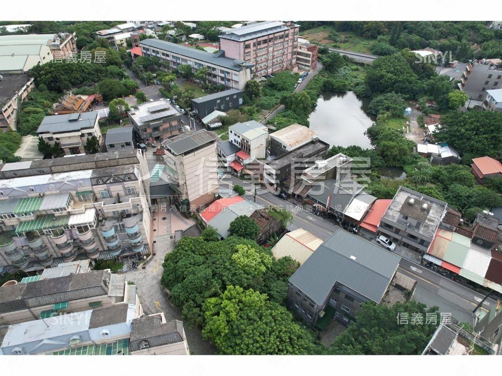 近學區臨馬路土地房屋室內格局與周邊環境