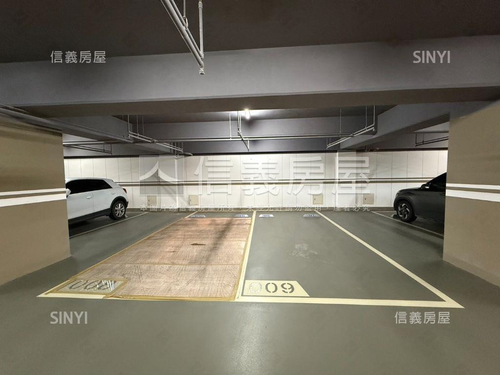忠孝詠吉大面寬金店面房屋室內格局與周邊環境