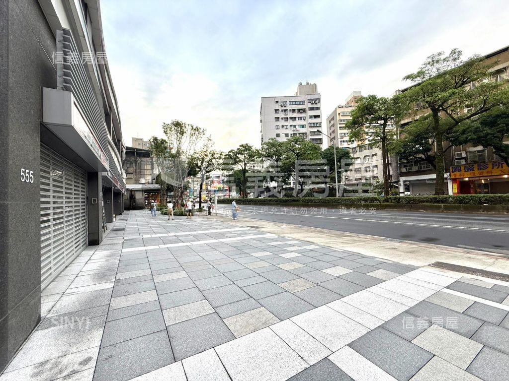 忠孝詠吉大面寬金店面房屋室內格局與周邊環境