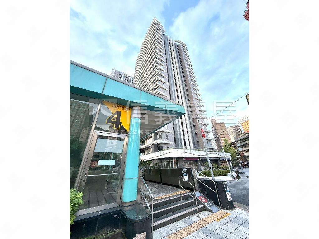 忠孝詠吉大面寬金店面房屋室內格局與周邊環境