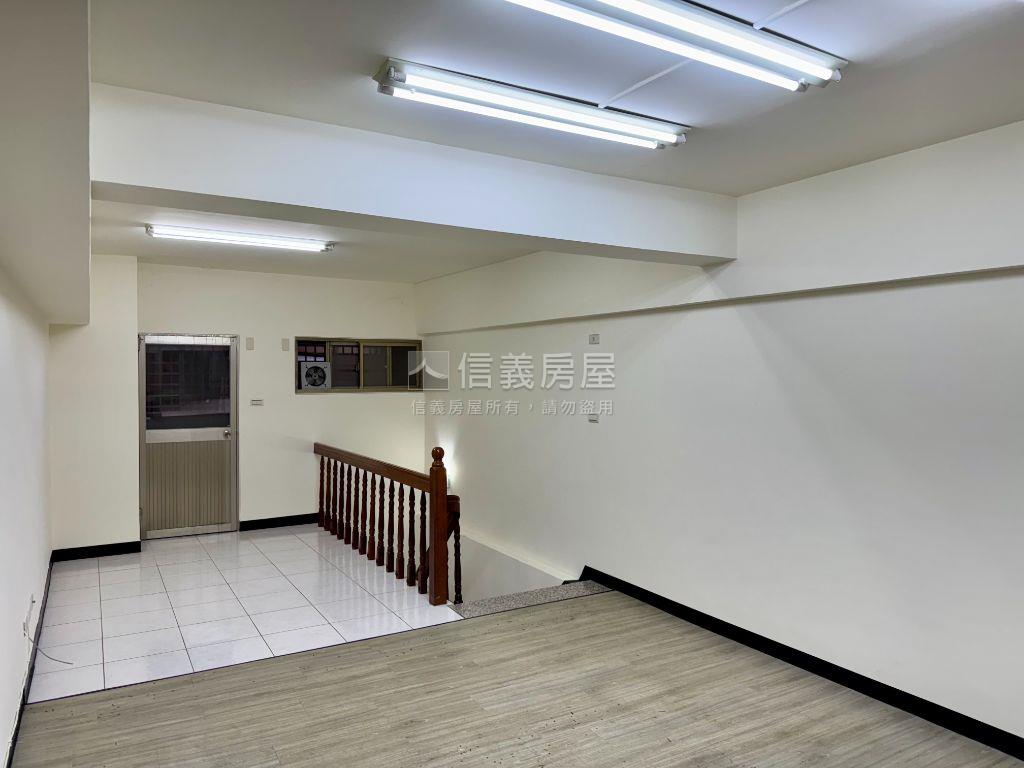 中華商圈賺錢金店住＋車位房屋室內格局與周邊環境