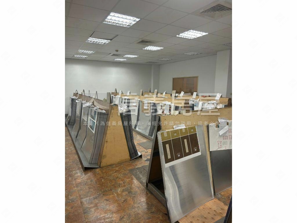 中正工業大樓６樓房屋室內格局與周邊環境