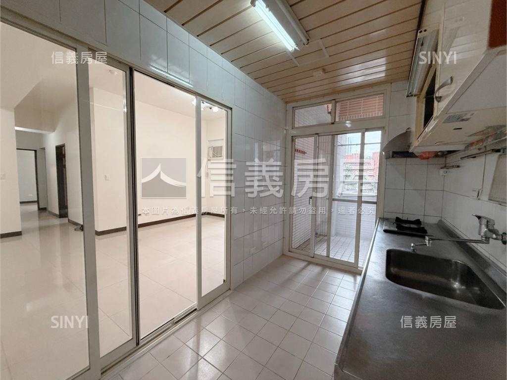 崇德隆盛三房車位房屋室內格局與周邊環境