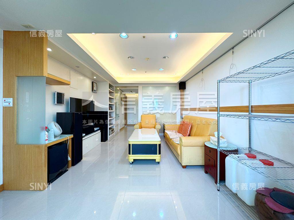 世界之窗稀有海景三房車位房屋室內格局與周邊環境