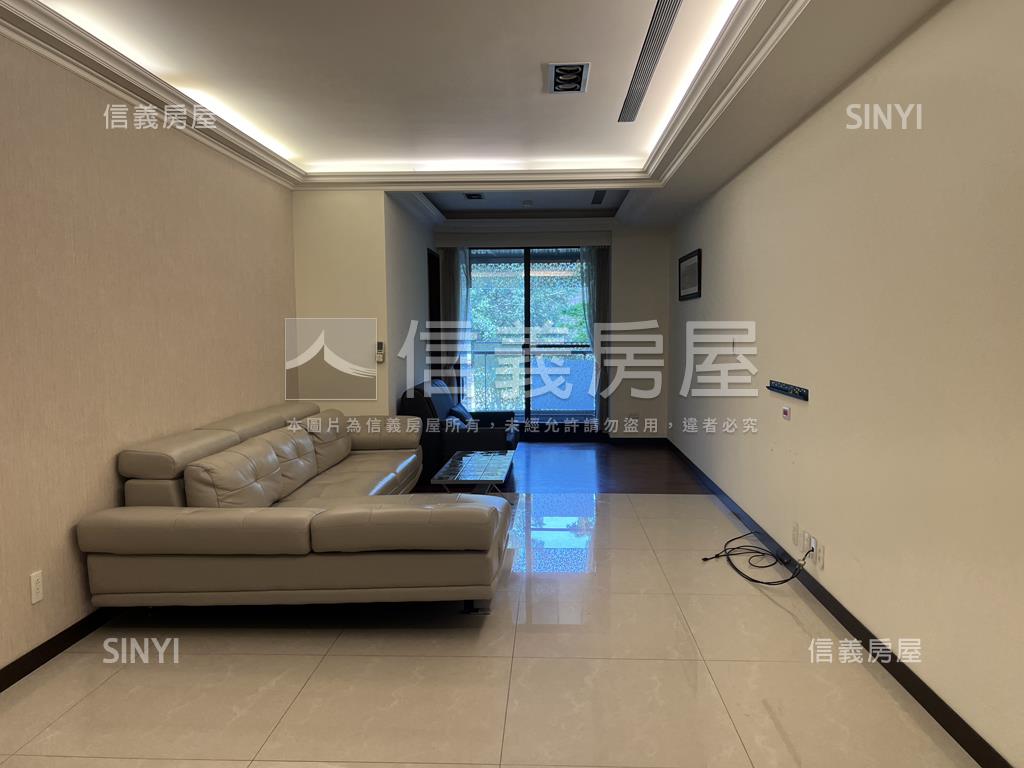 山晴公園綠景大三房房屋室內格局與周邊環境