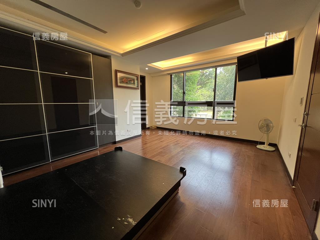 山晴公園綠景大三房房屋室內格局與周邊環境