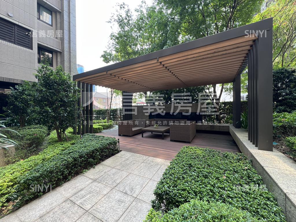 山晴公園綠景大三房房屋室內格局與周邊環境