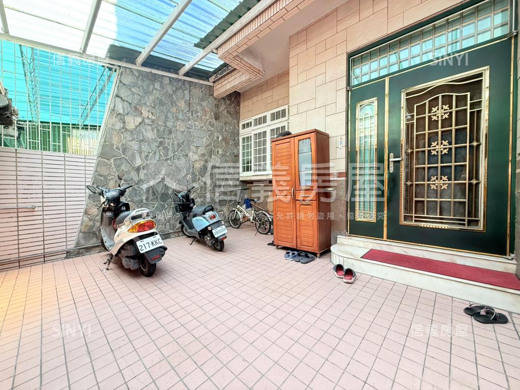 文化中心車庫透天房屋室內格局與周邊環境