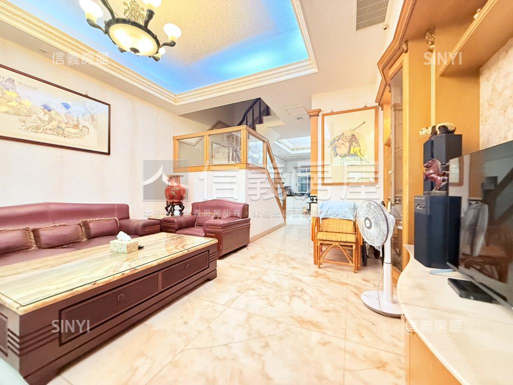 文化中心車庫透天房屋室內格局與周邊環境