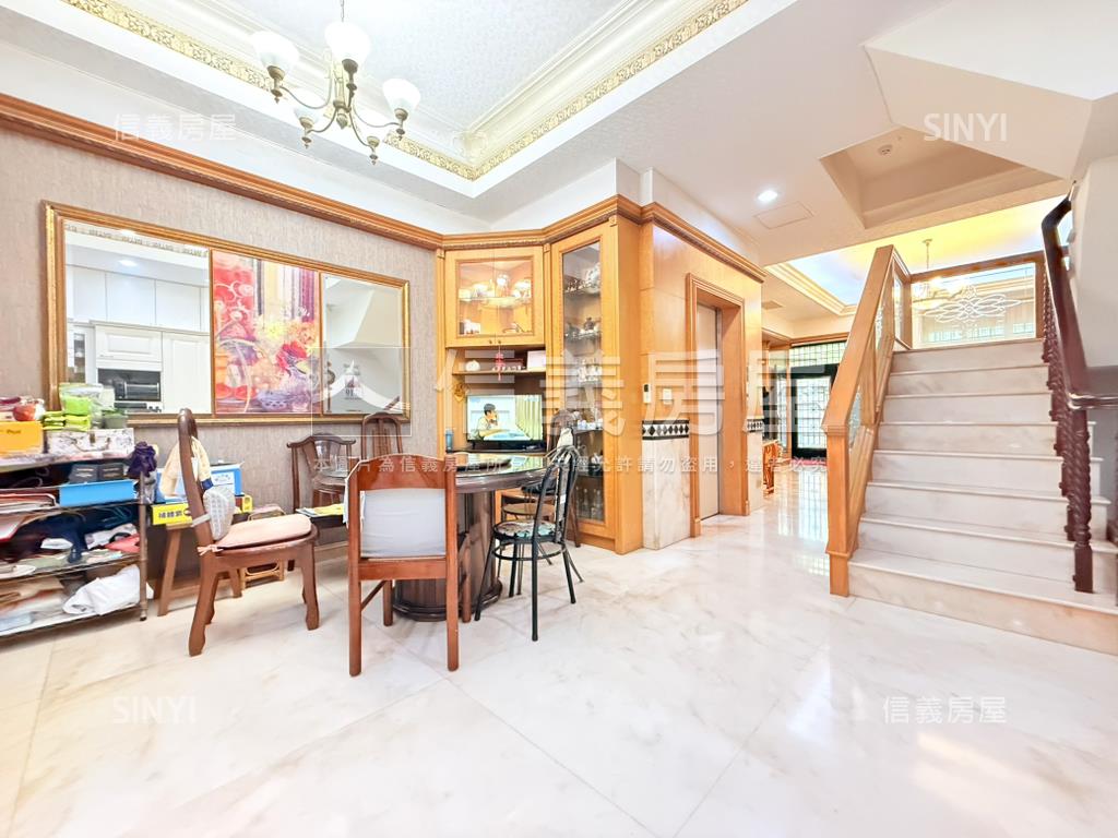 文化中心車庫透天房屋室內格局與周邊環境