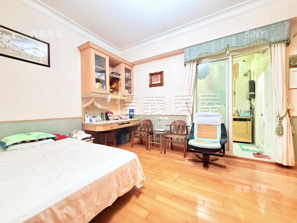 文化中心車庫透天房屋室內格局與周邊環境