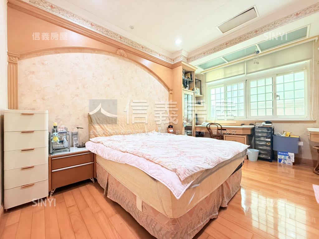 文化中心車庫透天房屋室內格局與周邊環境