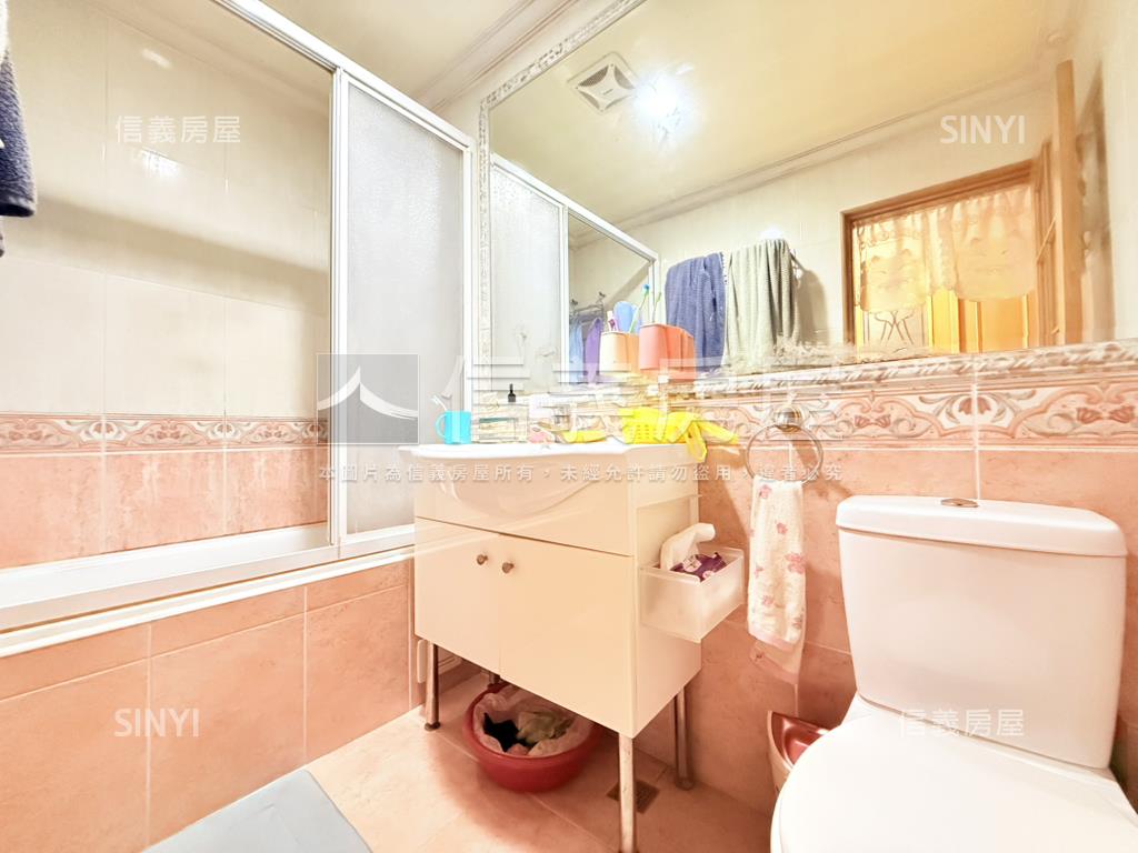 文化中心車庫透天房屋室內格局與周邊環境