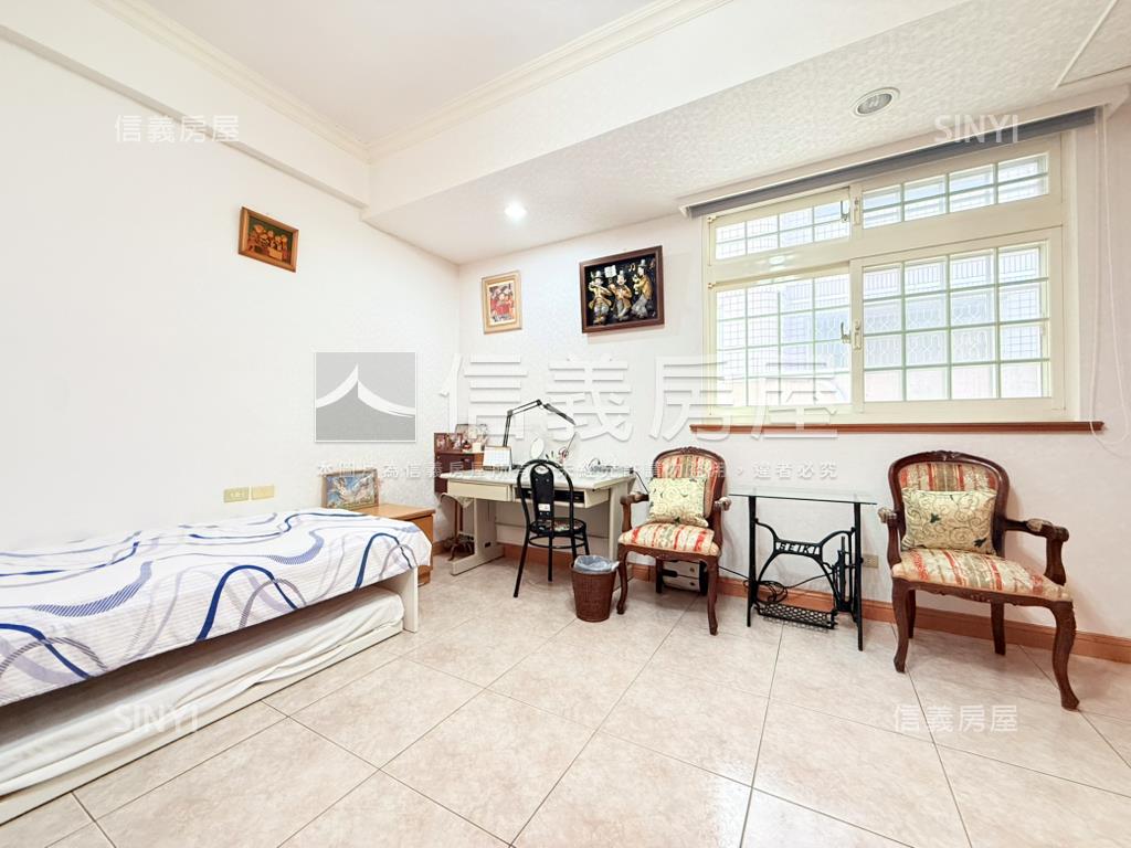 文化中心車庫透天房屋室內格局與周邊環境