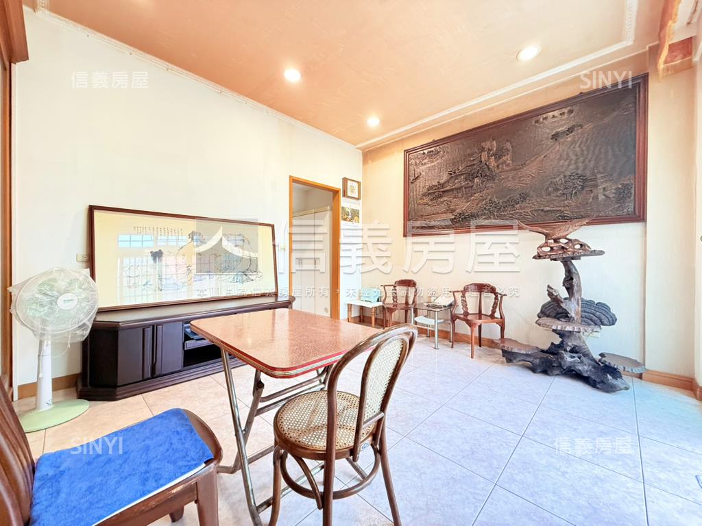 文化中心車庫透天房屋室內格局與周邊環境