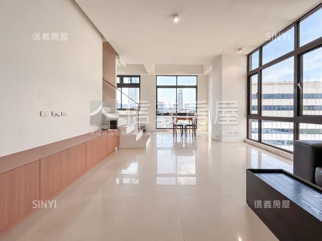 俯瞰信義高樓邊間房屋室內格局與周邊環境