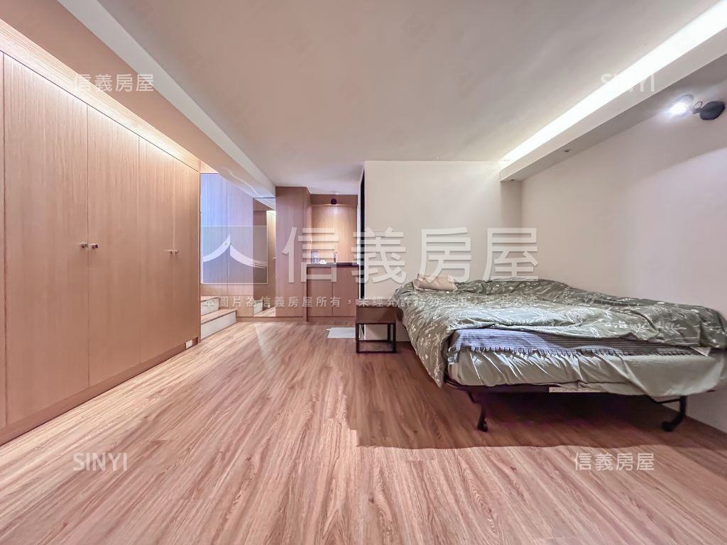 俯瞰信義高樓邊間房屋室內格局與周邊環境