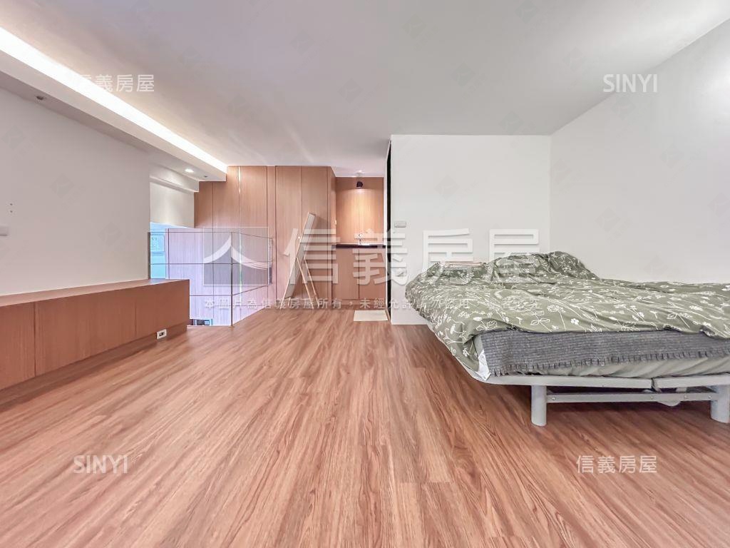 俯瞰信義高樓邊間房屋室內格局與周邊環境