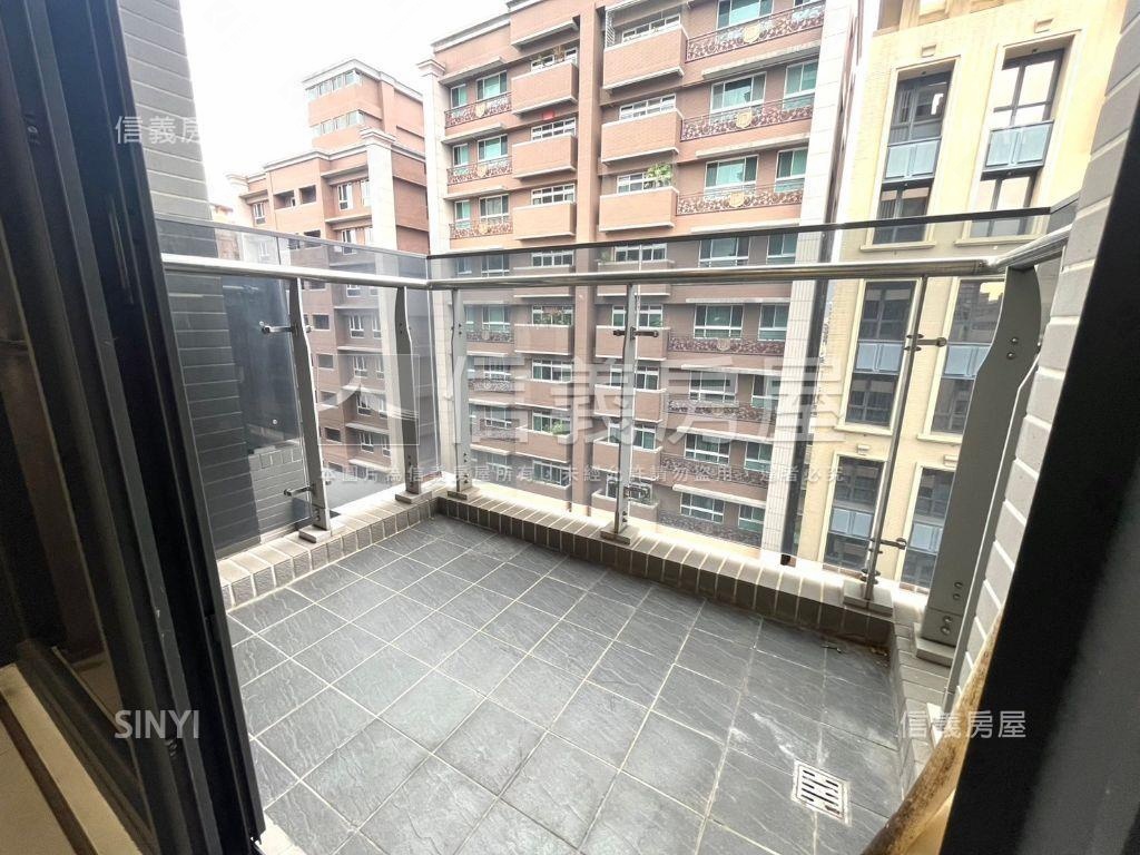 春沐光宅‧兩房車位新靜界房屋室內格局與周邊環境